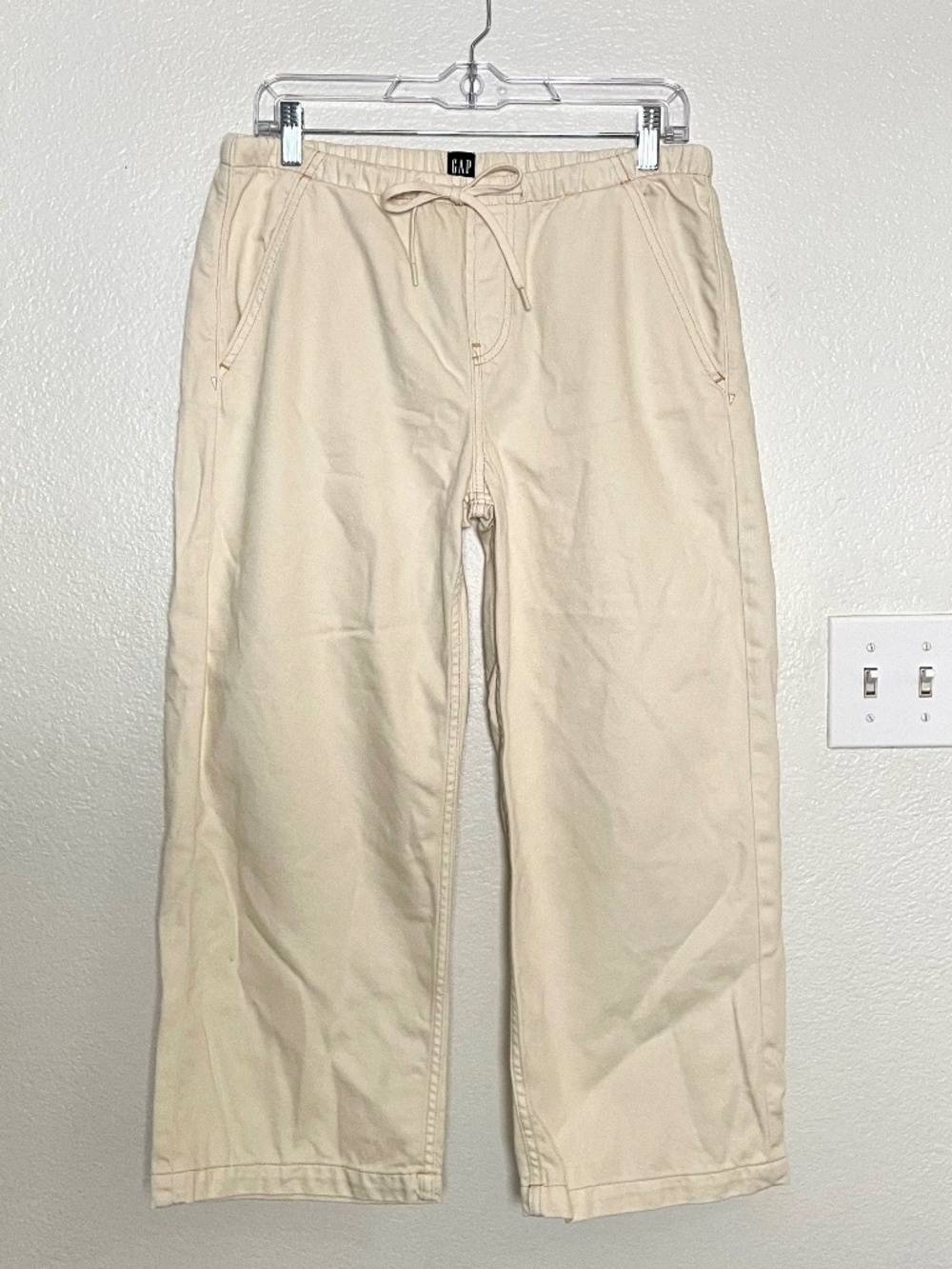 Gap Low Rise UltraSoft '90s Loose Easy Crop Cream Jeans